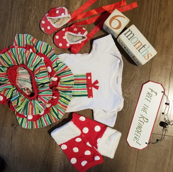 Cute Christmas outfit - Picture 2 of 2